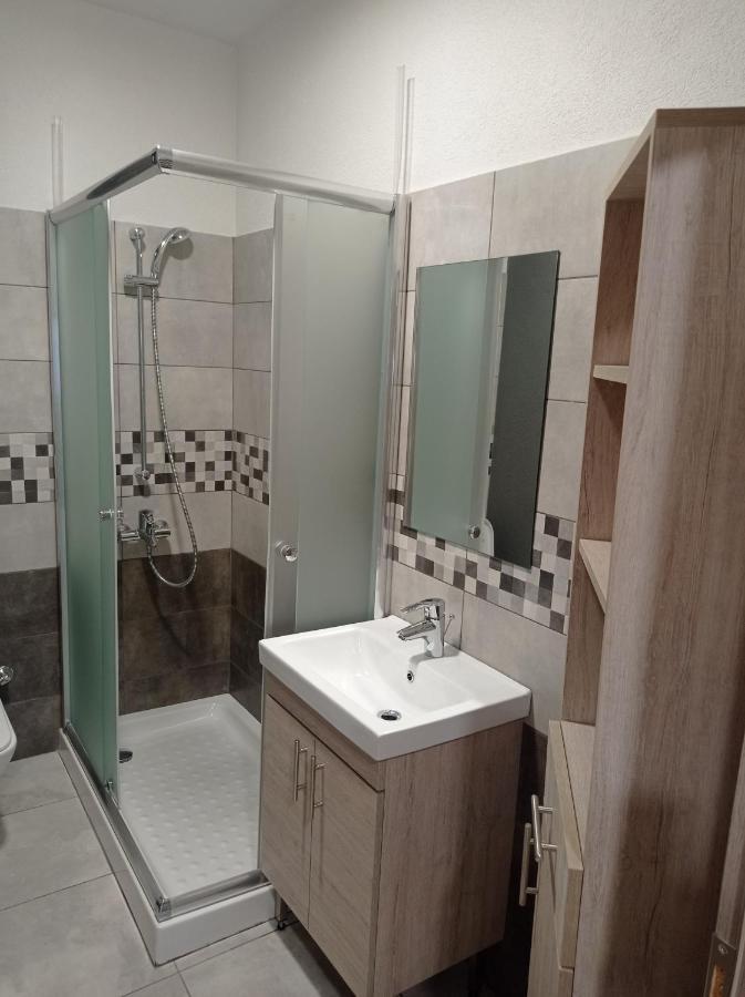 ניאה פלאגיה Nikos & Patras Houses מראה חיצוני תמונה