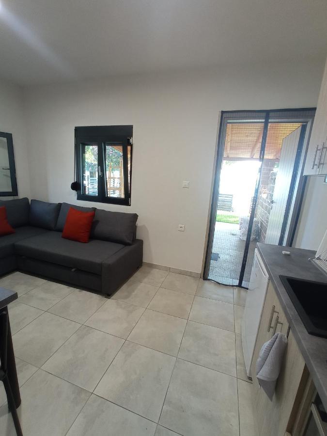 ניאה פלאגיה Nikos & Patras Houses מראה חיצוני תמונה